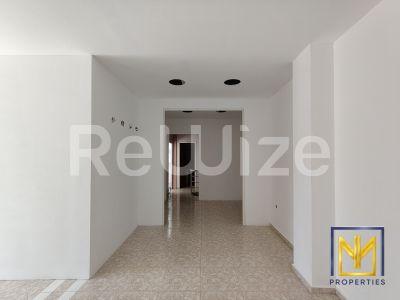 Photo 10,Μπαλκόνι,ΠΏΛΗΣΗ,Επαγγελματικό,Κατάστημα,204τ.μ,€305,000,Σαρωνίδα